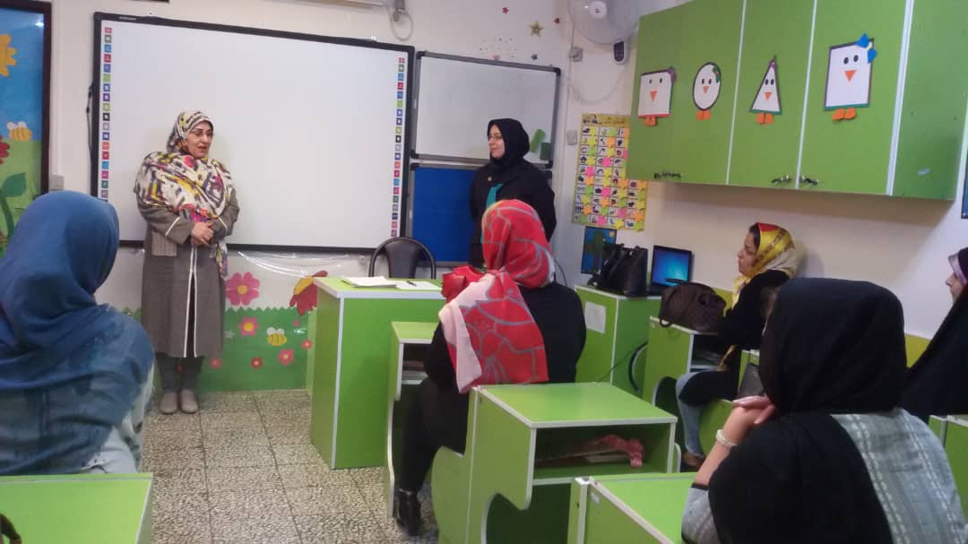 برگزاری جلسه دیدار اولیا با آموزگاران